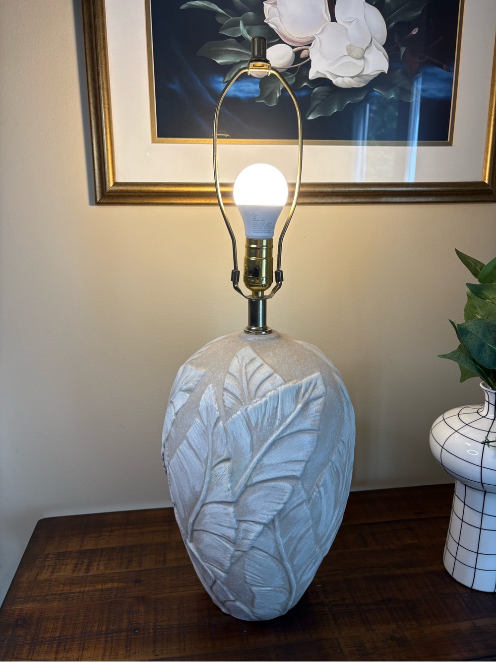 Vintage 1980’s Plaster Table Lamp Textured Banana Leaf Design - Picture 6 of 10